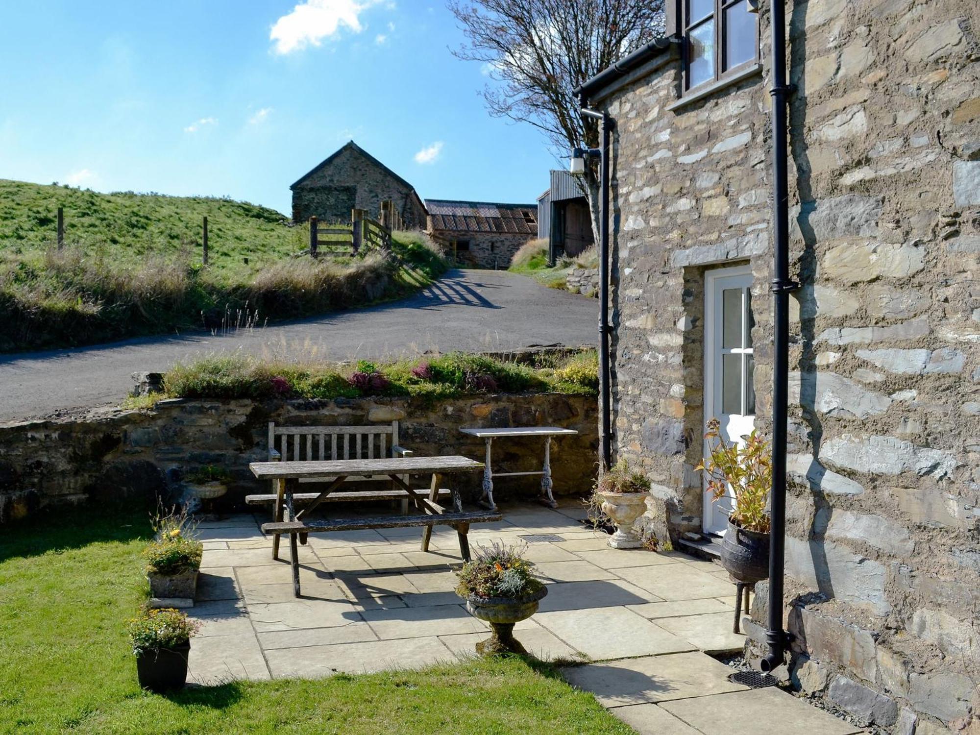 Bryn Gwnog Villa Capel Garmon Bagian luar foto